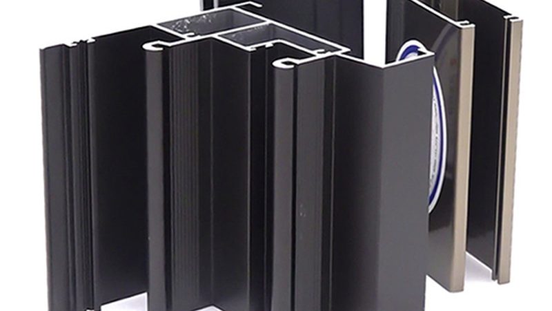 塑钢门窗与断桥铝门窗：性能与选型的深度解析